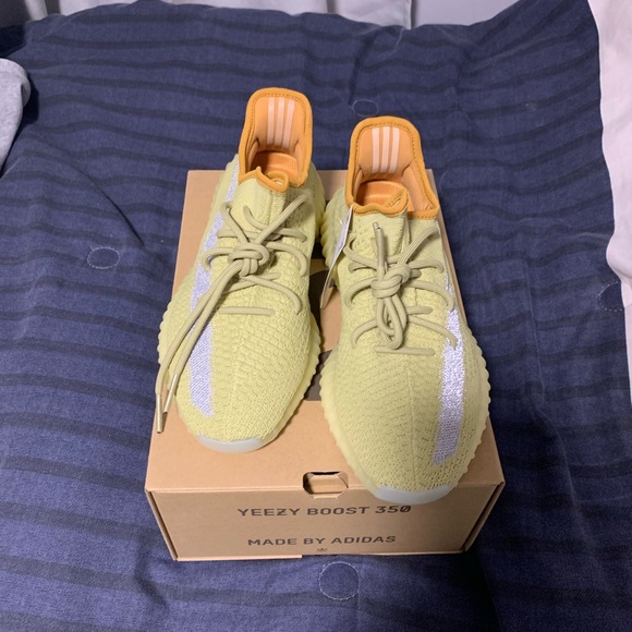 Yeezy boost 350 V2 Marsh - Picture 2 of 4